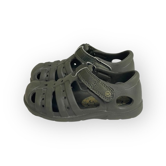Stride Rite ✿ Unisex Children’s Kid’s Outdoor Sandal ✿ Army Green Camo ✿ Boy 8 - Picture 5 of 16